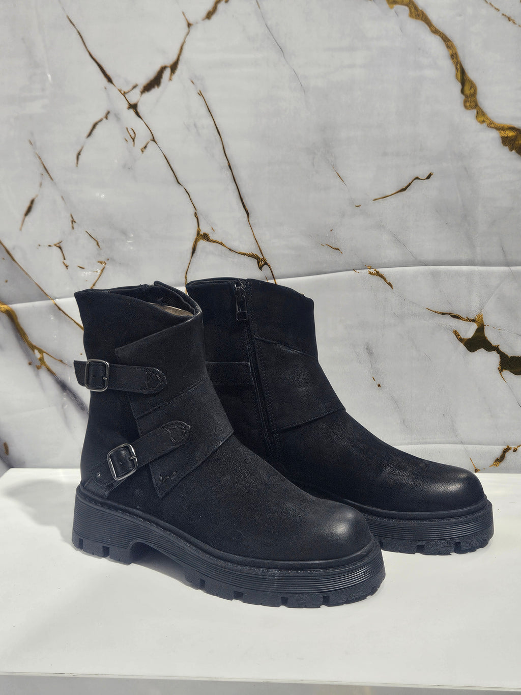 GINGER NERO AVA NEBUK