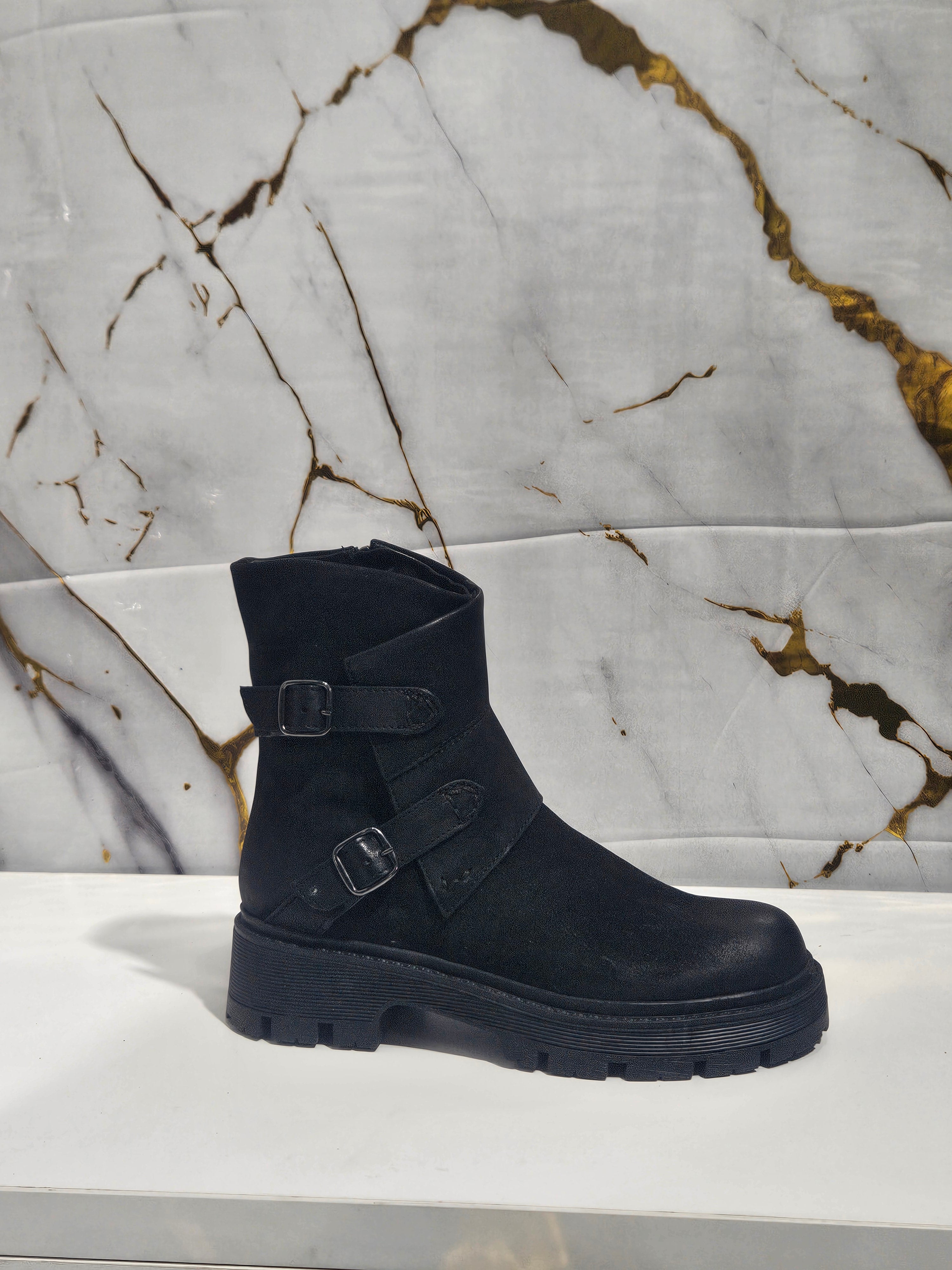 GINGER NERO AVA NEBUK