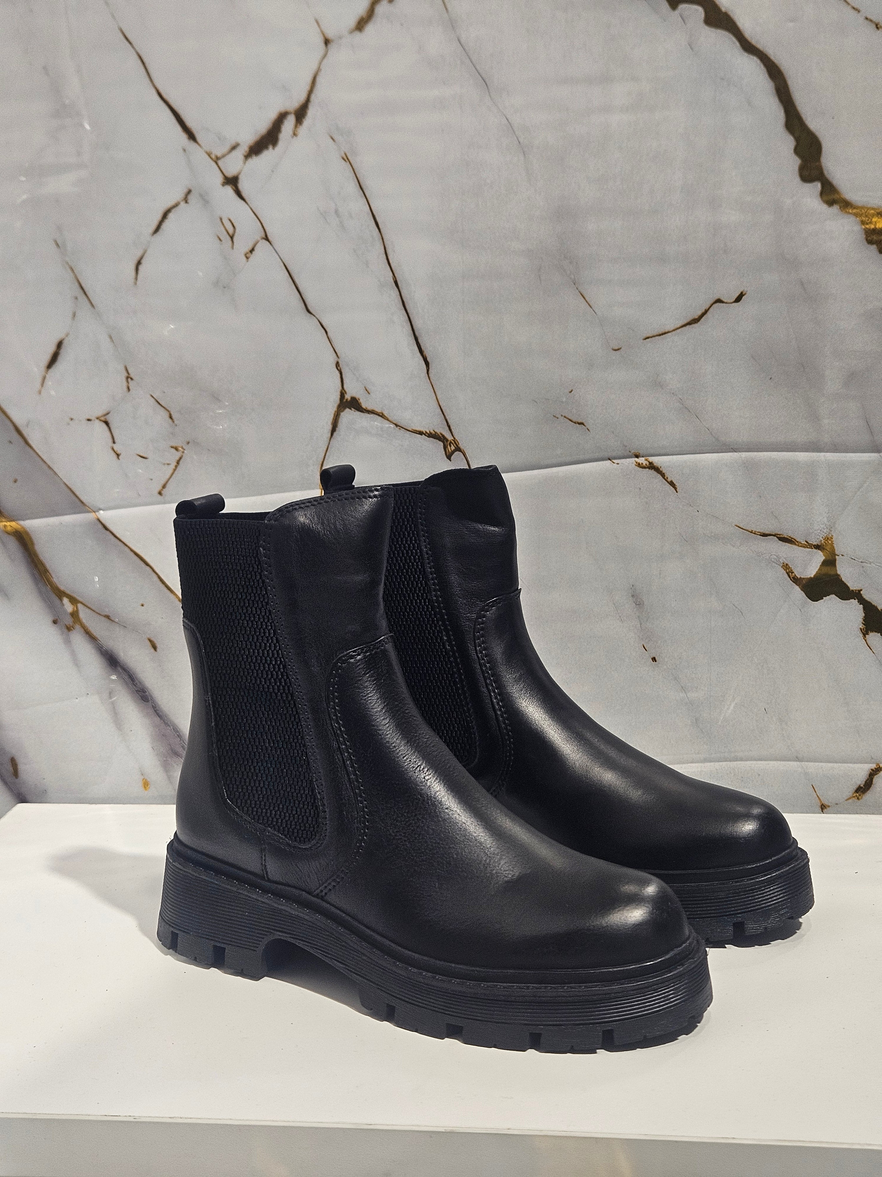 STYLE - NERO LISCIO PELLE