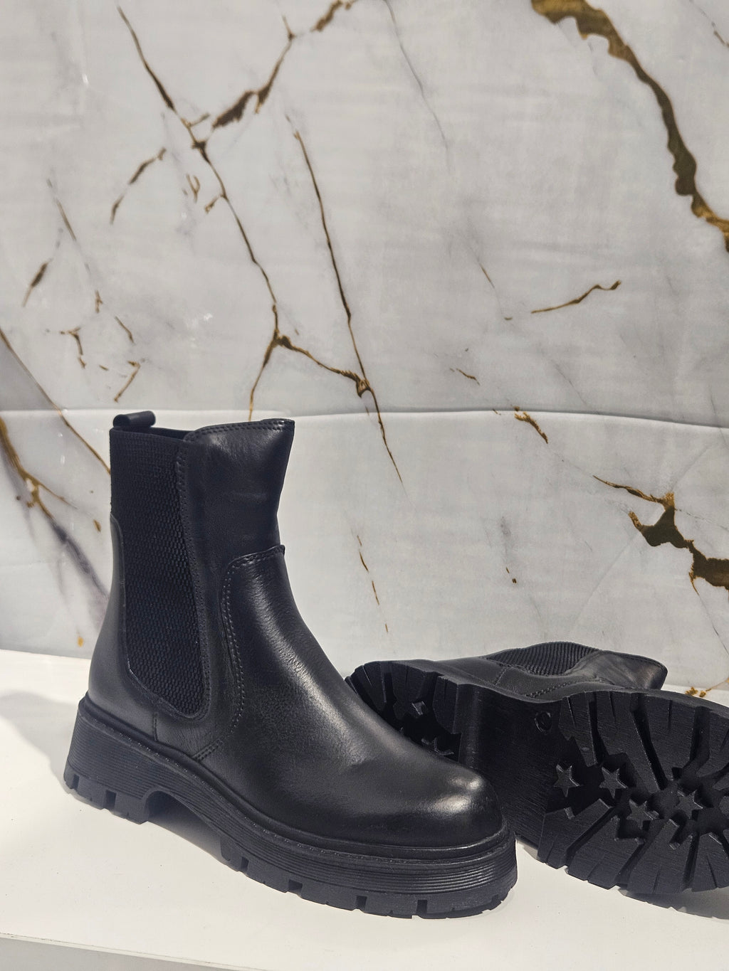 STYLE - NERO LISCIO PELLE