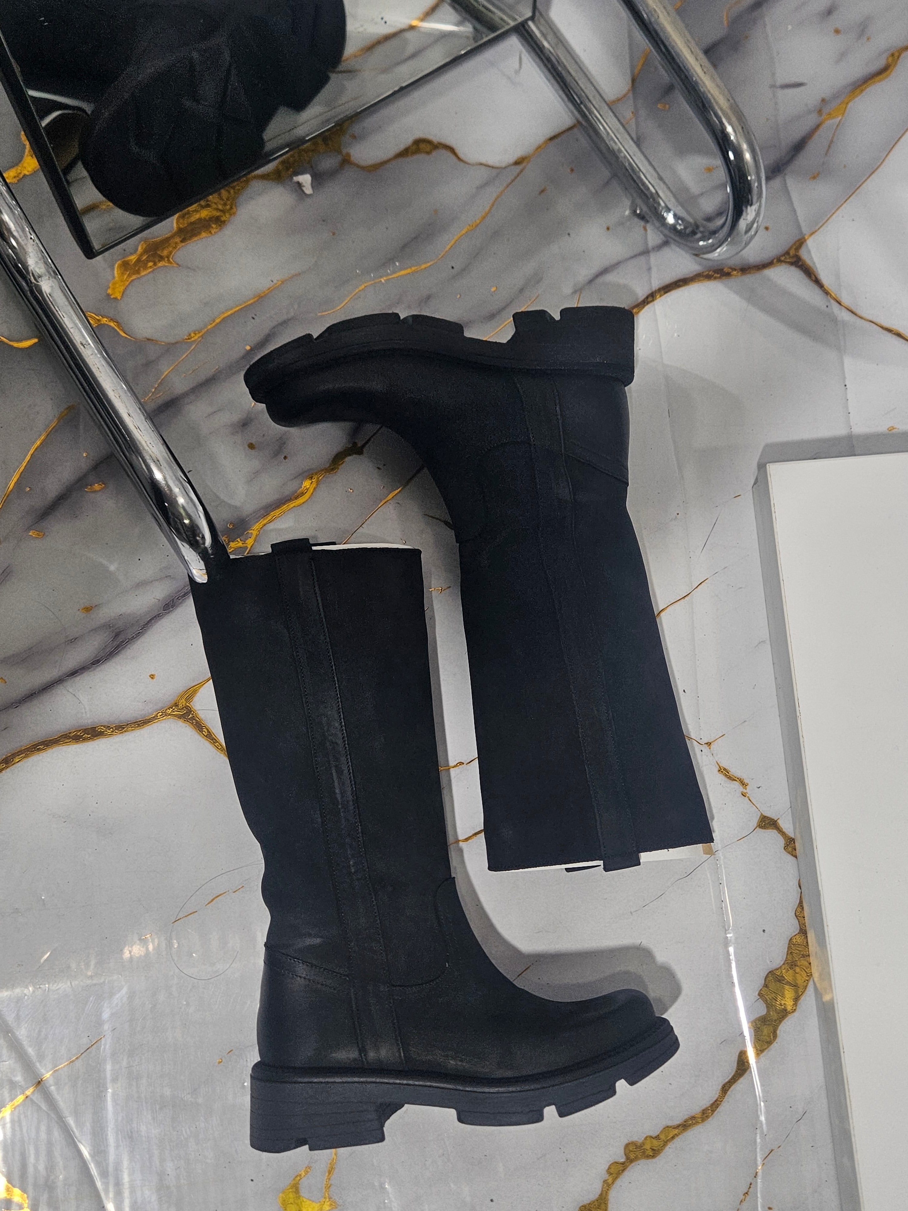 Stivale Alto in Pelle - Nero