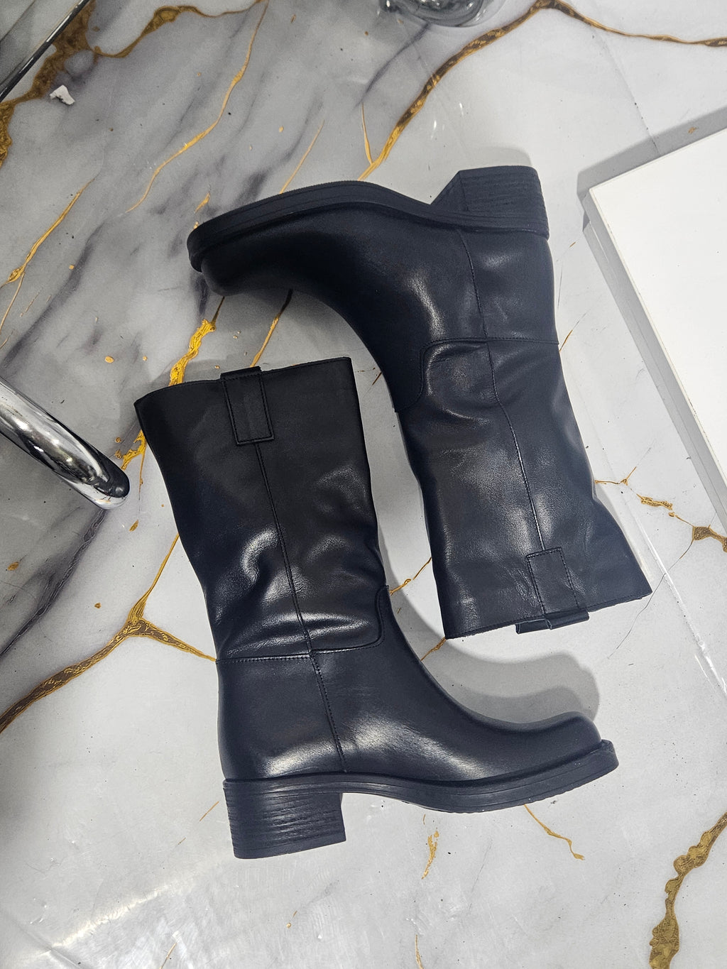 Stivale Alto in Pelle - Nero