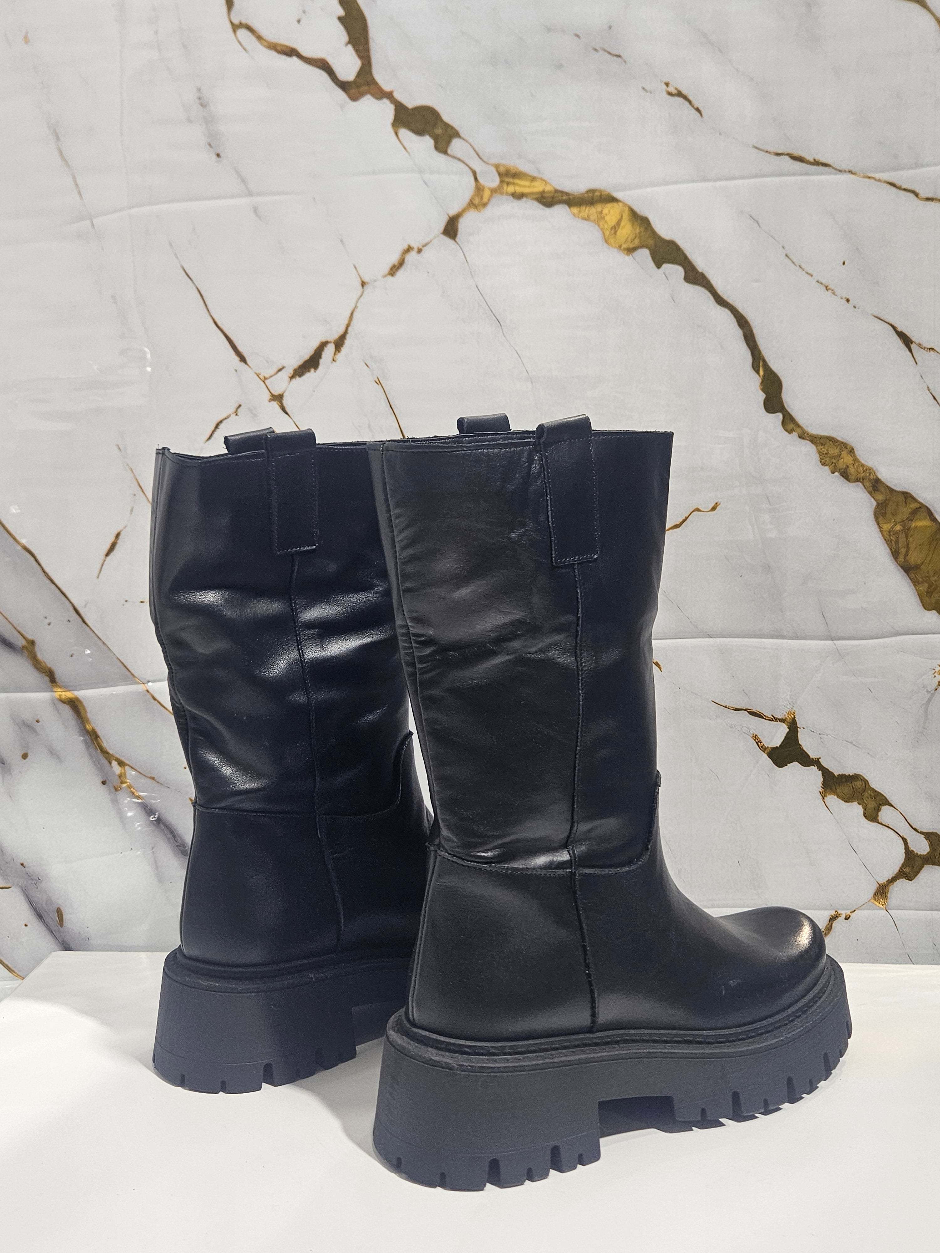 Stivale Alto in Pelle - Nero