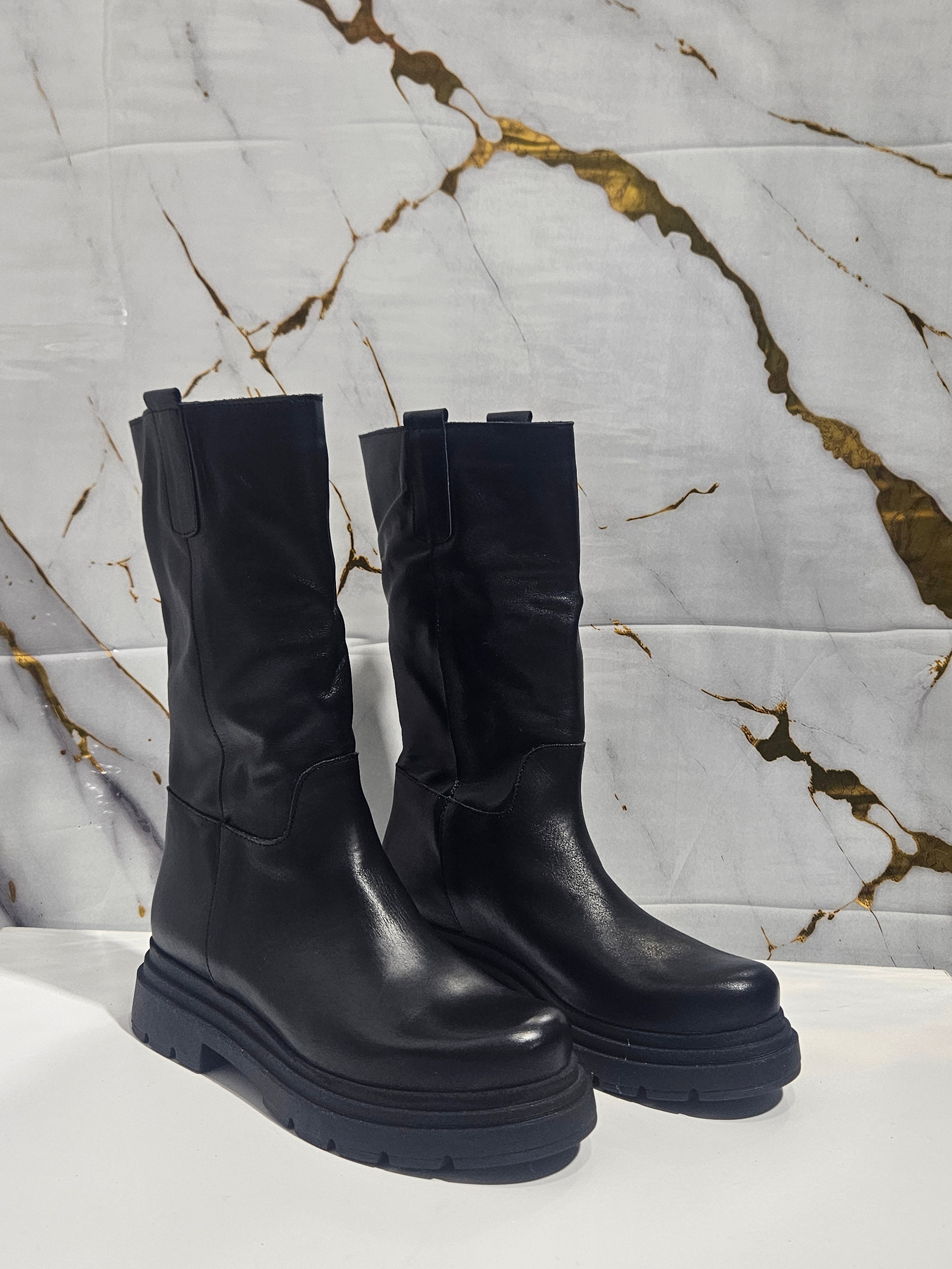 Stivale Alto in Pelle - Nero