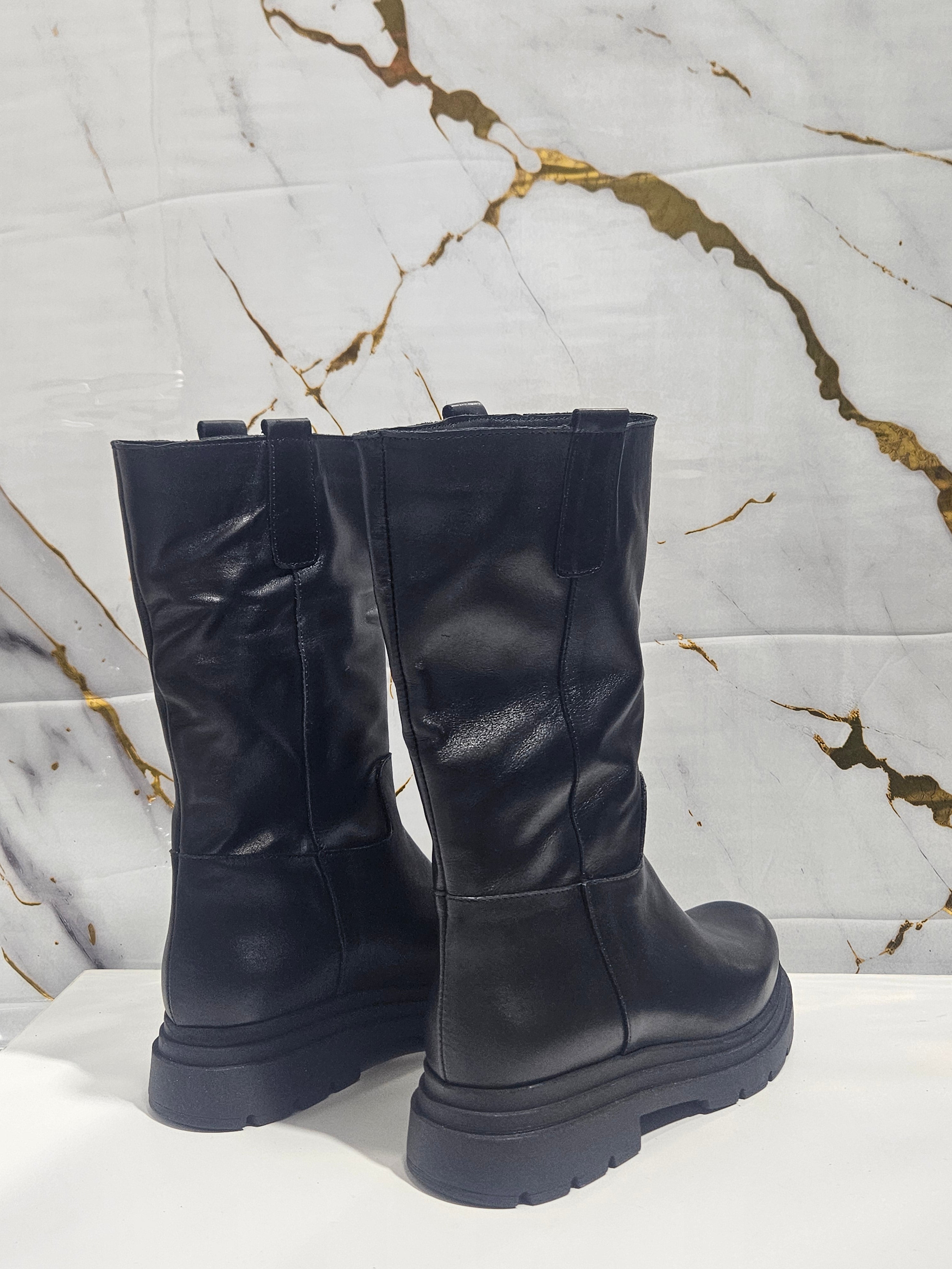 Stivale Alto in Pelle - Nero