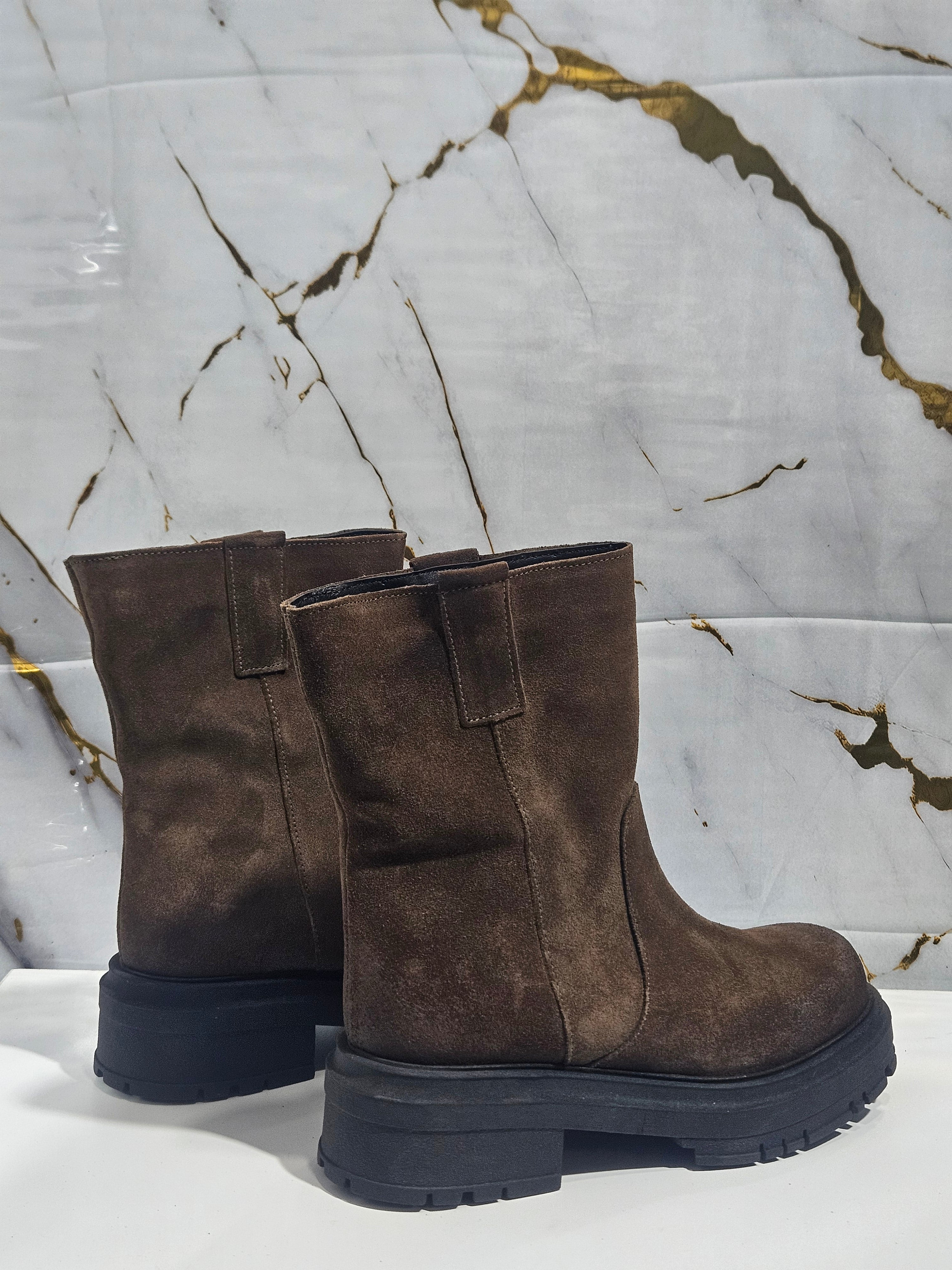 ADELE - Camoscio Fango