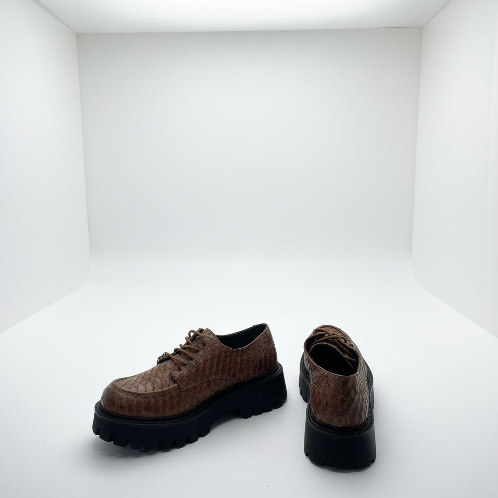 Stringate in Pelle Effetto Cocco - Marrone