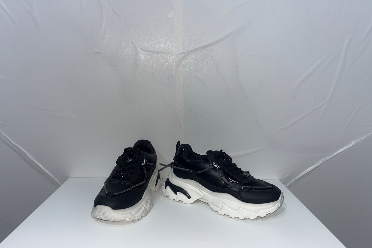 Sneakers Chunky Nere e Bianche con Suola Platform