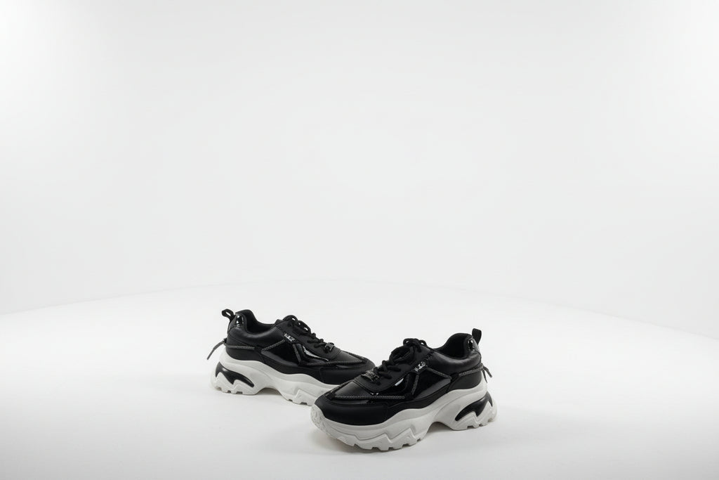 Sneakers Chunky Nere e Bianche con Suola Platform