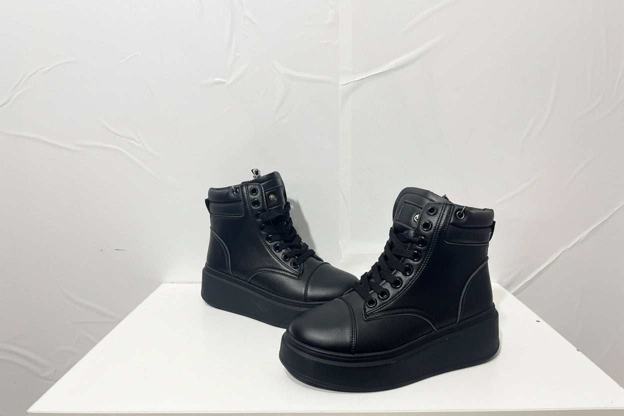 Stivaletti Platform Neri in Pelle con Catena - Campione Taglia 37