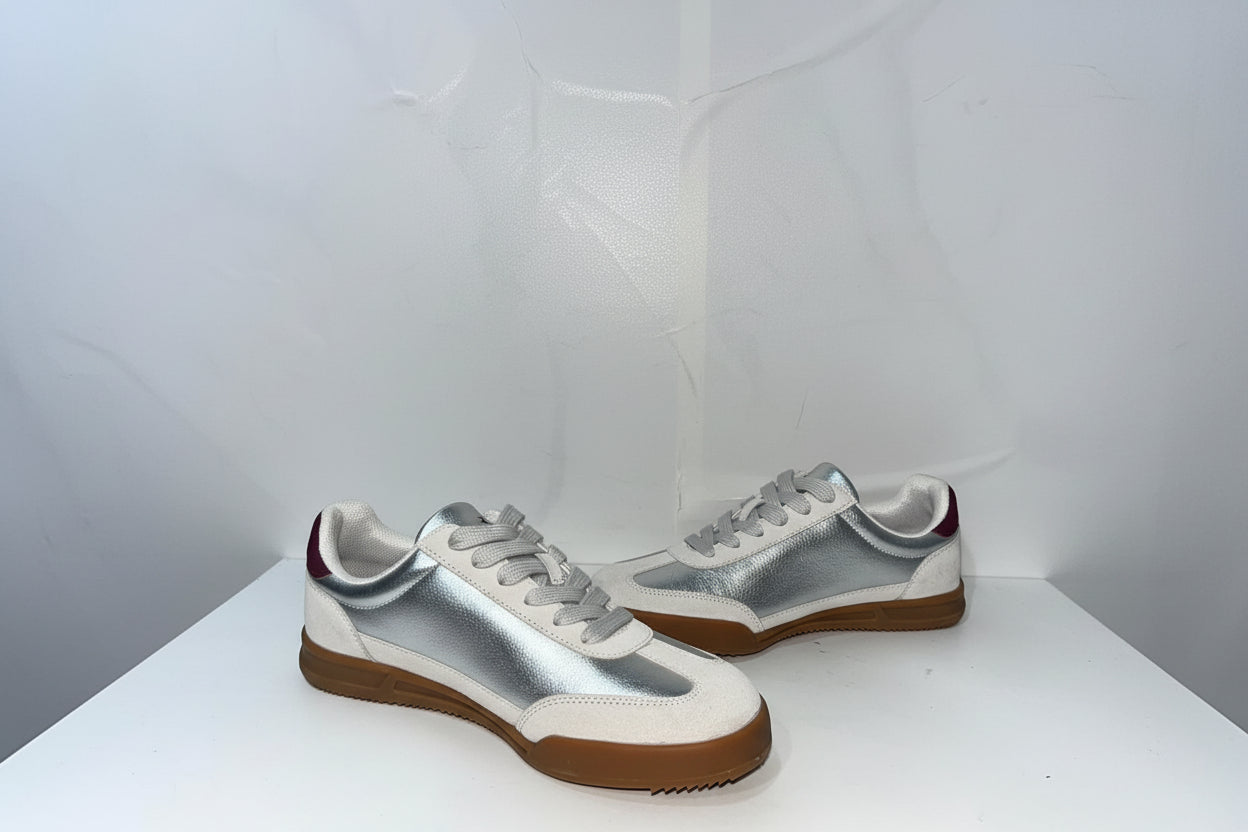 Sneakers Sportive Bianche con Dettagli Colorati - Campione Taglia 37