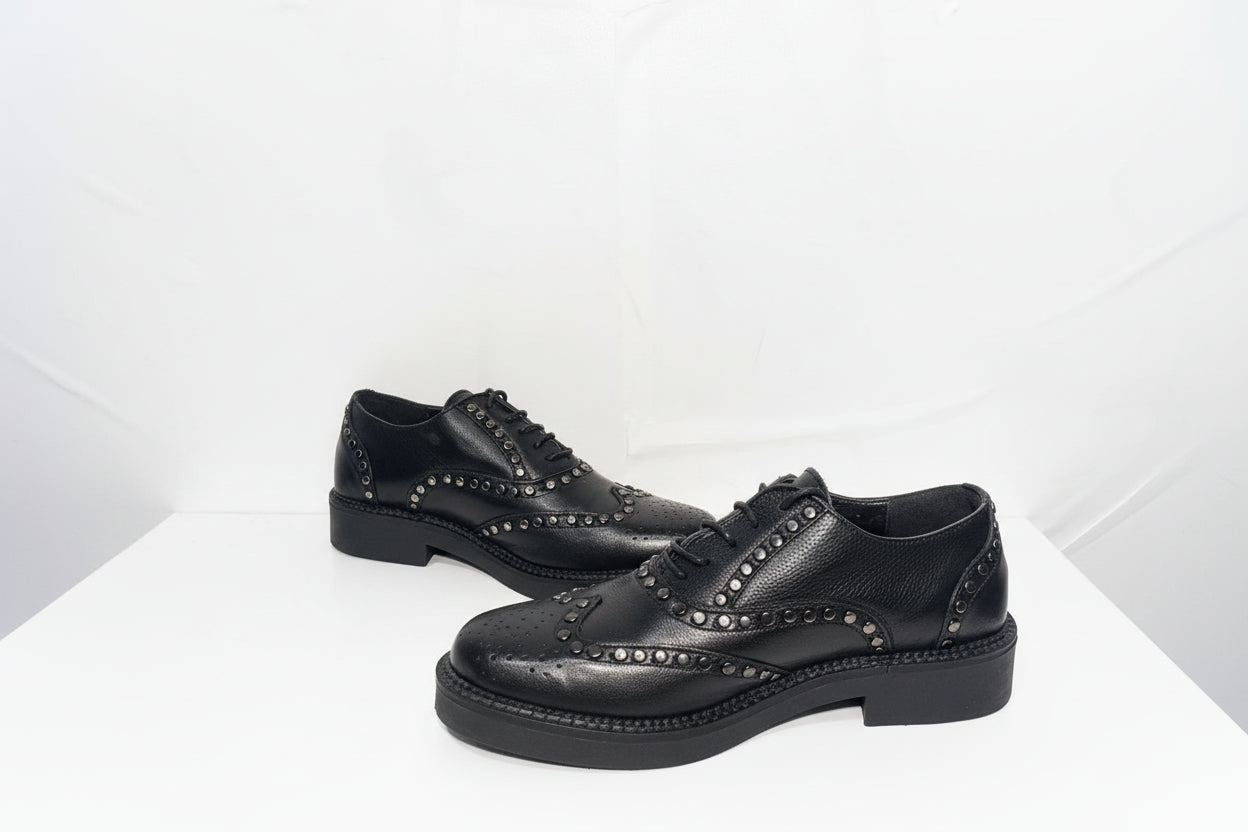 Stringate Brogue Nere con Borchie - Campione Taglia 37