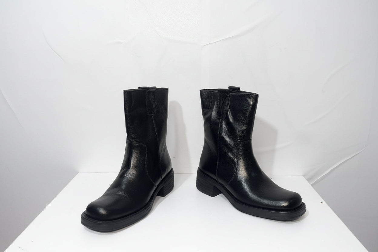 Stivaletti Texani Neri in Pelle Lucida - Campione Taglia 37